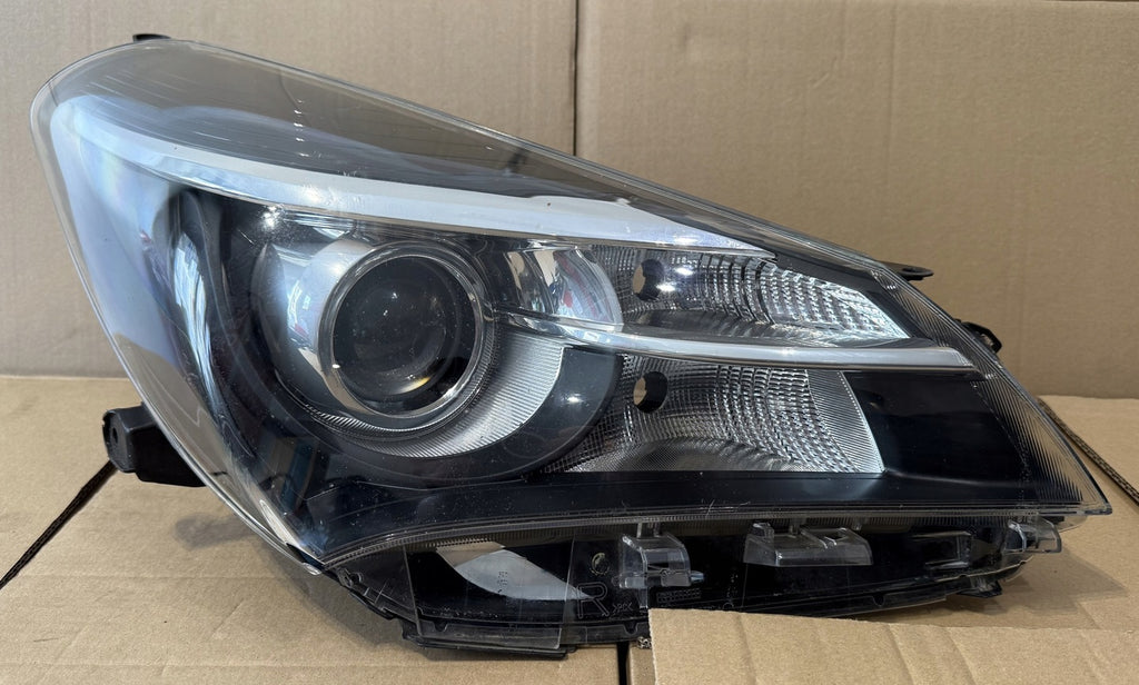 Frontscheinwerfer Toyota Yaris Rechts Scheinwerfer Headlight