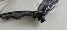 Laden Sie das Bild in den Galerie-Viewer, Frontscheinwerfer Toyota Verso 81130-0F161-00 Rechts Scheinwerfer Headlight SCH3580549209mo
