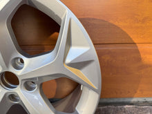 Laden Sie das Bild in den Galerie-Viewer, 1x Alufelge 17 Zoll 7.0" 5x112 40ET Glanz Silber 5FJ071497D Seat Tarraco FEL4381551721jr