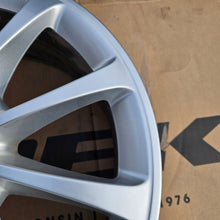 Load image into Gallery viewer, 1x Alufelge 17 Zoll 6.5" 5x112 44ET Glanz A1774010300 Mercedes-Benz W177 FEL6209779370ww
