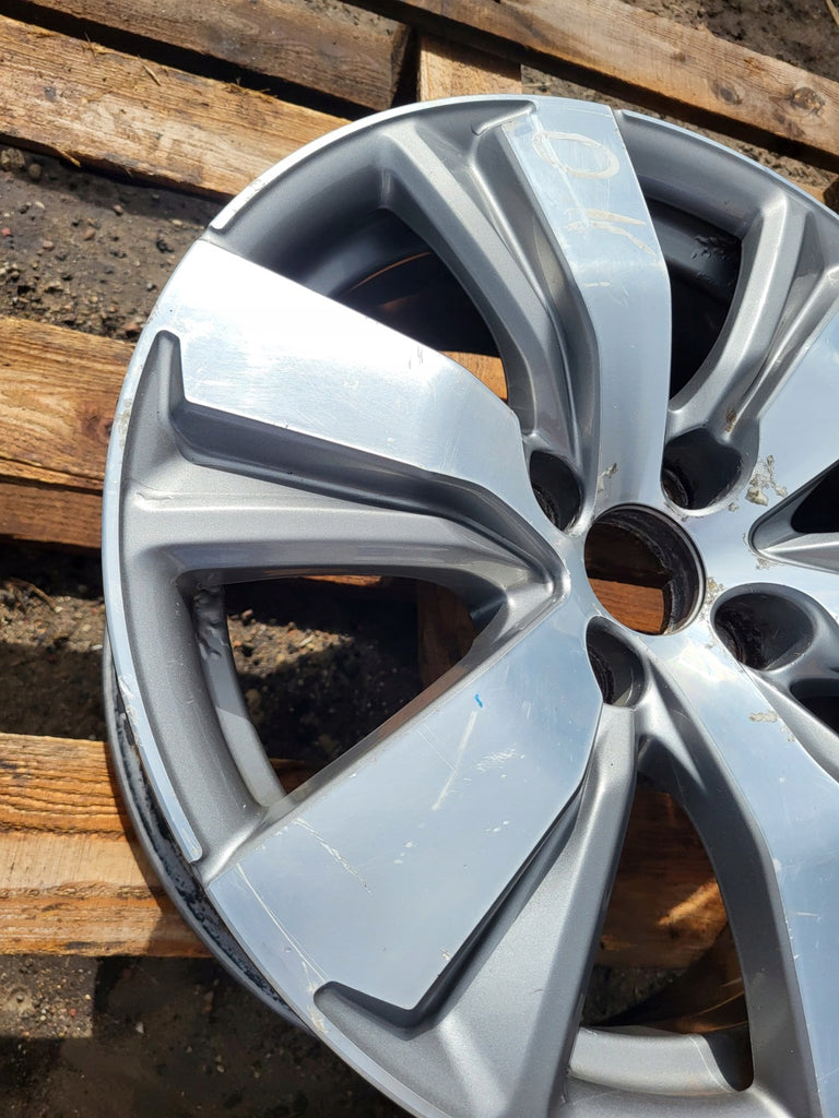 1x Alufelge 16 Zoll 6.5" 4x108 20ET Glanz Silber 9678398177 Peugeot 2008 I FEL3630627314ql