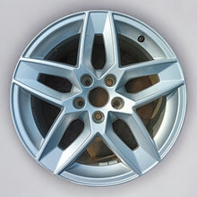 Laden Sie das Bild in den Galerie-Viewer, 1x Alufelge 17 Zoll 7.5&quot; 5x112 38ET Glanz Silber 8W0601025 Audi A4 B9 Rim Wheel