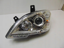 Laden Sie das Bild in den Galerie-Viewer, Frontscheinwerfer Mercedes-Benz Vito W639 A6398202861 Xenon Links Headlight