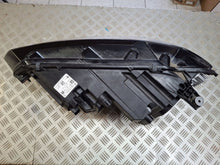 Laden Sie das Bild in den Galerie-Viewer, Frontscheinwerfer VW Touran 5TB941082D Rechts Scheinwerfer Headlight SCH6051949731bw