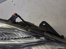 Laden Sie das Bild in den Galerie-Viewer, Frontscheinwerfer Opel Meriva B 13253630 Rechts Scheinwerfer Headlight