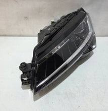 Laden Sie das Bild in den Galerie-Viewer, Frontscheinwerfer Skoda Superb III 3V1941015D LED Ein Stück (Rechts oder Links)