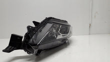 Laden Sie das Bild in den Galerie-Viewer, Frontscheinwerfer Mitsubishi L200 Triton 8301D378 Ein Stück (Rechts oder Links)