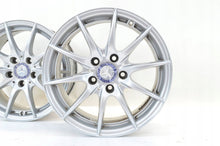 Laden Sie das Bild in den Galerie-Viewer, 4x Alufelge 16 Zoll 7.0" 5x112 43ET Glanz Silber A2044015702 Mercedes-Benz FEL3958330217xb