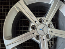 Laden Sie das Bild in den Galerie-Viewer, 4x Alufelge 17 Zoll 6.5" 5x112 44ET Glanz Silber A1774011200 Mercedes-Benz Cla FEL2266053302rg