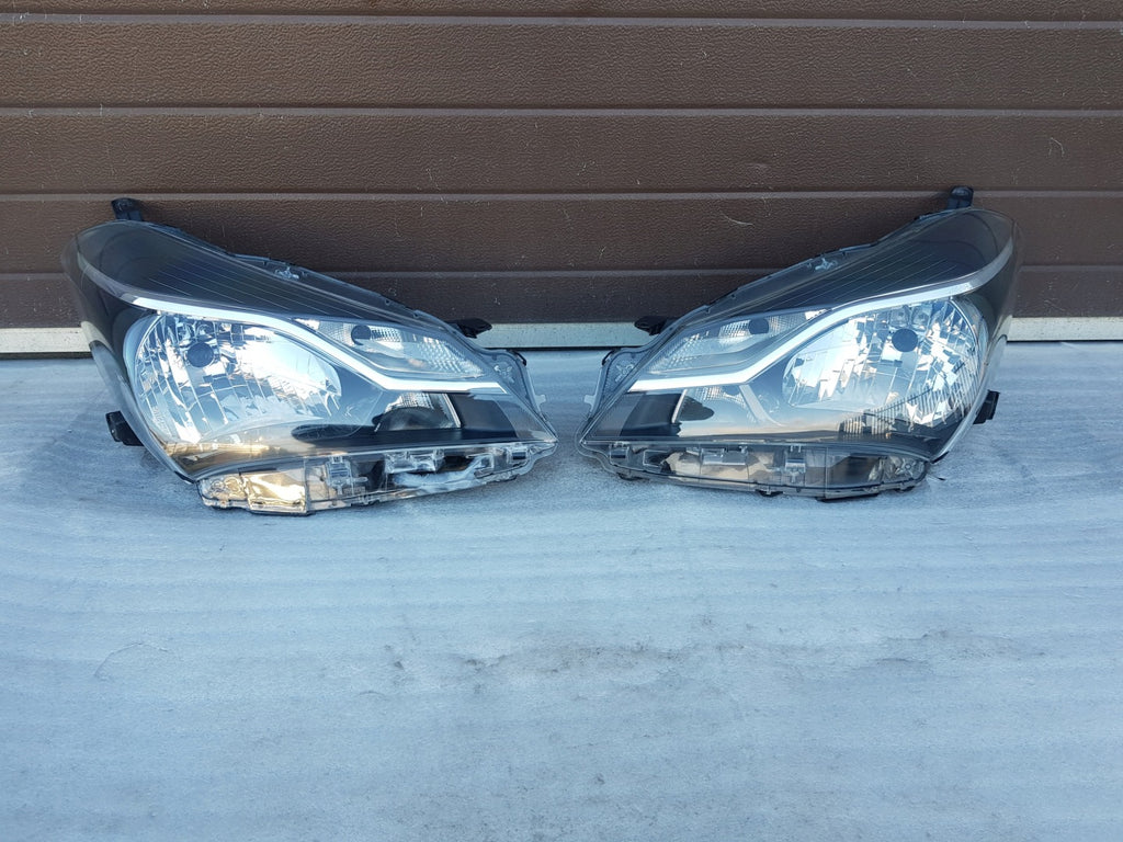 Frontscheinwerfer Toyota Yaris LED Ein Satz Scheinwerfer Headlight SCH6167561145bw