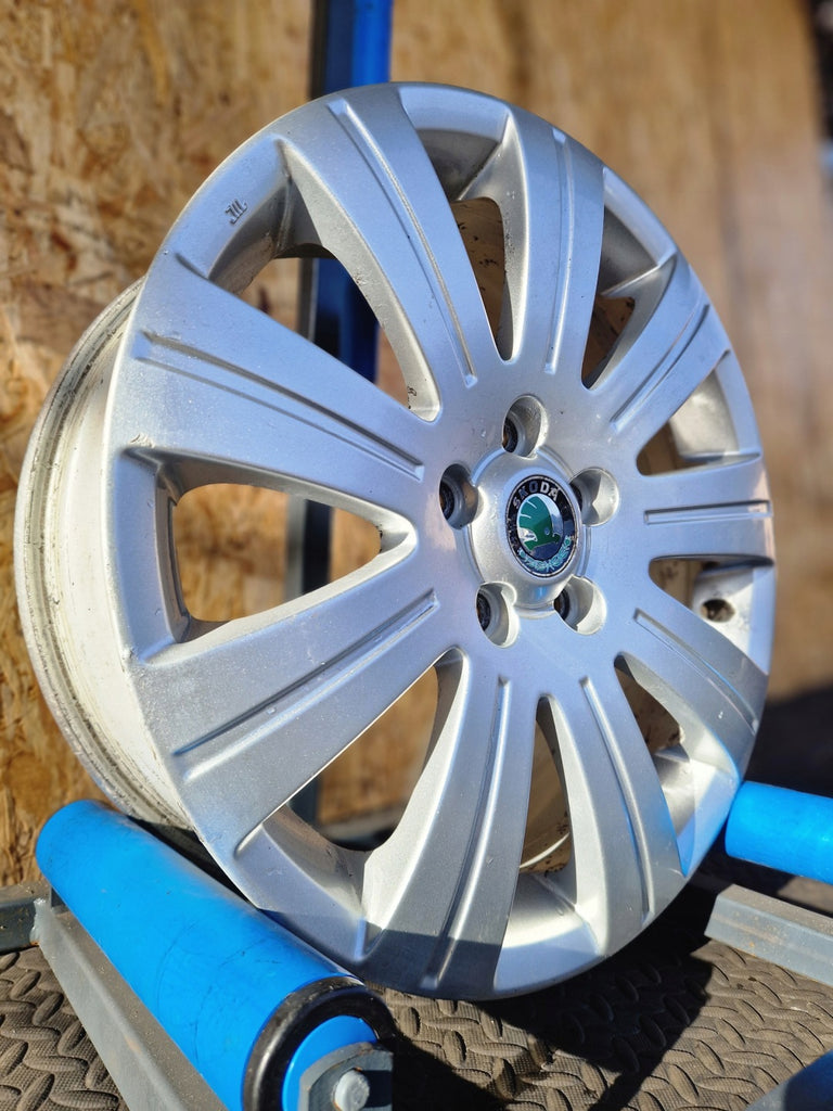 4x Alufelge 17 Zoll 6.0" 5x112 45ET Glanz Silber 3T0601025J Skoda Octavia I FEL8399014551wf