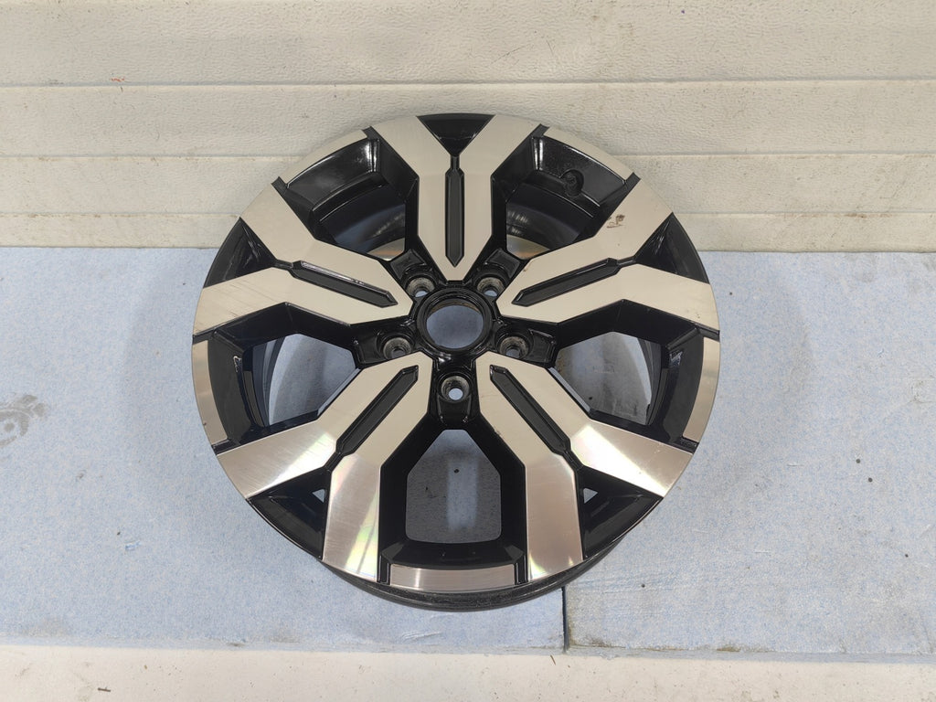 1x Alufelge 17 Zoll 6.5" 5x114.3 50ET Glanz 403005180R Dacia Rim Wheel FEL3861797408ag