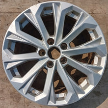 Load image into Gallery viewer, 1x Alufelge 17 Zoll 7.5&quot; 5x112 38ET Glanz Silber 8W0601025 Audi A4 B9 Rim Wheel