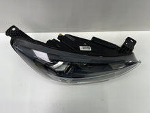 Laden Sie das Bild in den Galerie-Viewer, Frontscheinwerfer Ford Focus JX7B-13E014-CE Full LED Rechts Headlight SCH3609035071pb