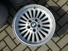 Laden Sie das Bild in den Galerie-Viewer, 1x Alufelge 16 Zoll 7.0&quot; 5x120 20ET 10922090 BMW E39 Rim Wheel
