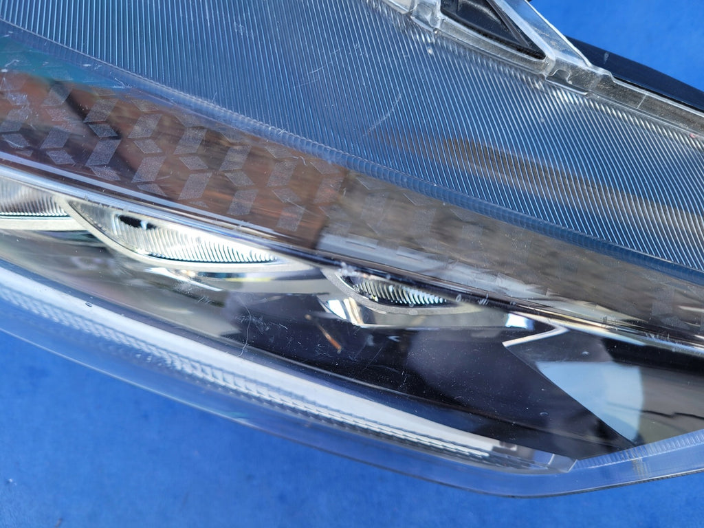 Frontscheinwerfer Toyota Yaris LED Rechts Scheinwerfer Headlight