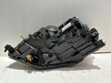 Laden Sie das Bild in den Galerie-Viewer, Frontscheinwerfer VW Caddy 2K1941032A 1EL01228610 Xenon Rechts Headlight SCH9254986595hu