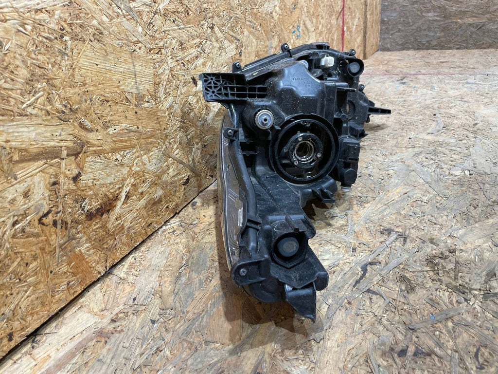 Frontscheinwerfer Toyota 4 Yaris S2508P011-M Rechts Scheinwerfer Headlight