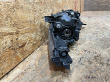 Load image into Gallery viewer, Frontscheinwerfer Toyota 4 Yaris S2508P011-M Rechts Scheinwerfer Headlight