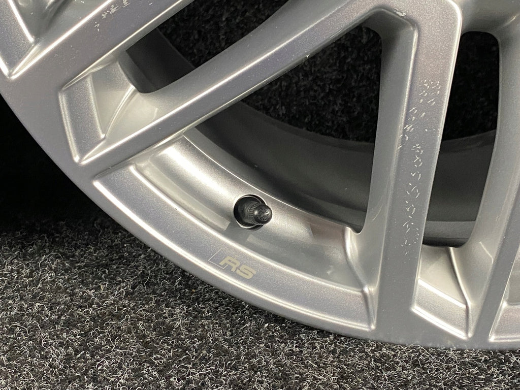 1x Alufelge 18 Zoll 8.5" 5x112 50ET Glanz Silber 8S0601025M Audi Tt Rim Wheel