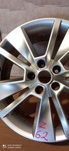 Laden Sie das Bild in den Galerie-Viewer, 1x Alufelge 18 Zoll 7.0&quot; 5x112 43ET Glanz Silber 565601025G Skoda Kodiaq