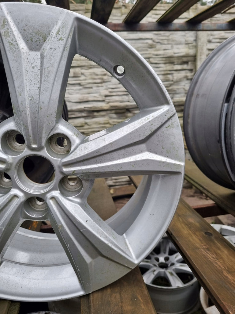 1x Alufelge 17 Zoll 6.5" 5x114.3 45ET Toyota Rim Wheel