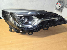 Laden Sie das Bild in den Galerie-Viewer, Frontscheinwerfer Opel Astra 39158010 LED Rechts Scheinwerfer Headlight