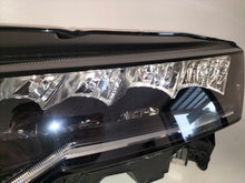 Laden Sie das Bild in den Galerie-Viewer, Frontscheinwerfer Skoda Octavia I 5E4941009 LED Links Scheinwerfer Headlight SCH3183115108rh