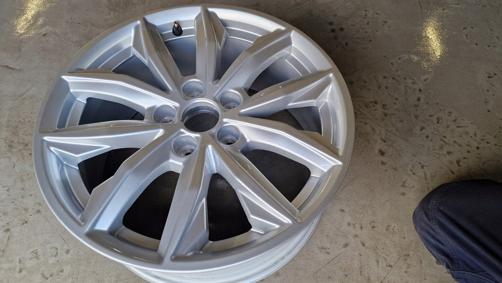 1x Alufelge 17 Zoll 7.0" 5x112 34ET Glanz Silber 80A601025 Audi Rim Wheel