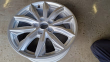 Load image into Gallery viewer, 1x Alufelge 17 Zoll 7.0&quot; 5x112 34ET Glanz Silber 80A601025 Audi Rim Wheel