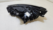 Laden Sie das Bild in den Galerie-Viewer, Frontscheinwerfer BMW 2 Tourer U06 5A42248-05 Full LED Rechts Headlight