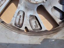 Laden Sie das Bild in den Galerie-Viewer, 1x Alufelge 17 Zoll 7.5" 5x112 51ET Glanz Silber 5H0601025C VW Golf Viii FEL6525328252rk