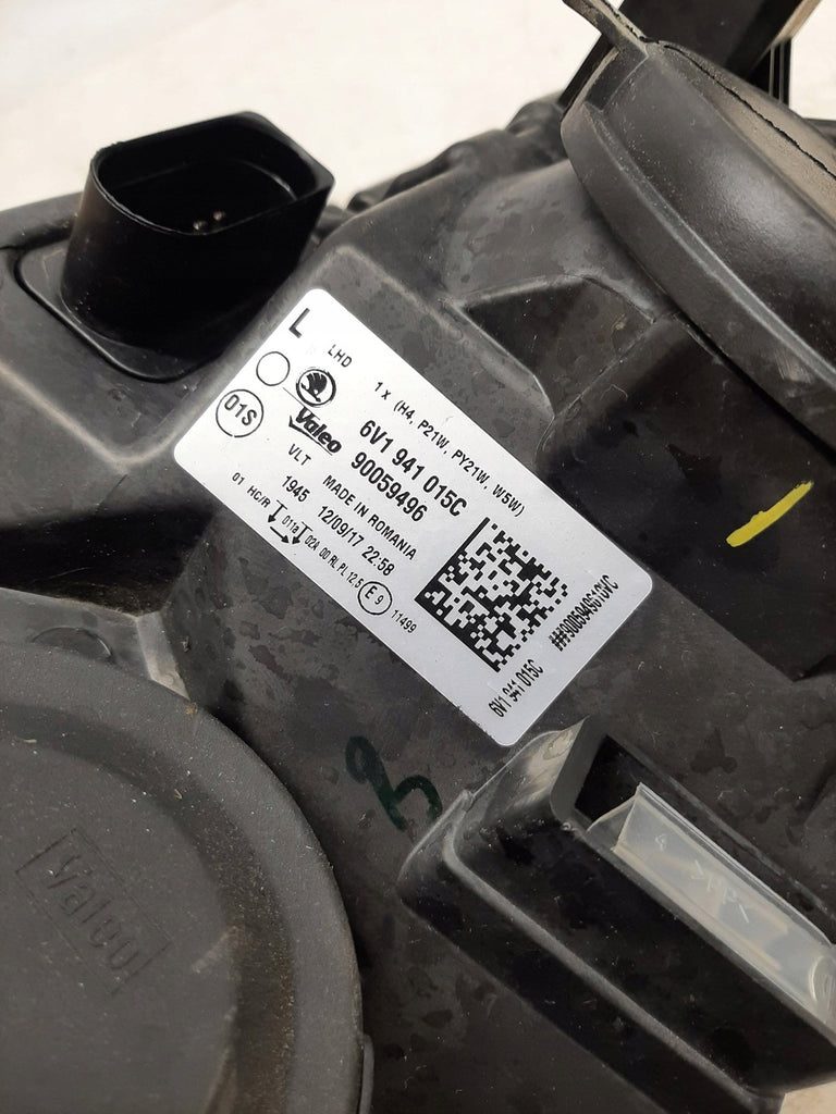 Frontscheinwerfer Skoda Fabia 6V1941015C Links Scheinwerfer Headlight