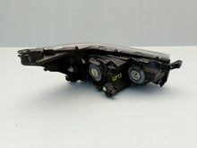 Laden Sie das Bild in den Galerie-Viewer, Frontscheinwerfer Toyota Hilux VIII 81150-0KK60 Links Scheinwerfer Headlight SCH4889308514ig