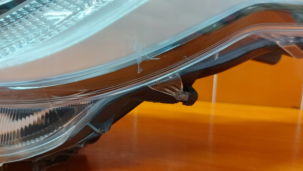 Frontscheinwerfer Toyota Yaris LED Ein Stück (Rechts oder Links) Headlight