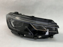 Laden Sie das Bild in den Galerie-Viewer, Frontscheinwerfer VW Passat Rechts Scheinwerfer Headlight SCH3583376830yn
