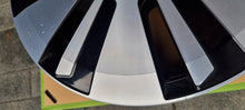 Load image into Gallery viewer, 1x Alufelge 15 Zoll 5.0" 4x100 35ET Glanz Silber 1S0601025AH VW Rim Wheel FEL1781603658bz
