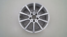 Laden Sie das Bild in den Galerie-Viewer, 1x Alufelge 17 Zoll 7.5&quot; 5x112 47ET A2044018002 Mercedes-Benz Rim Wheel