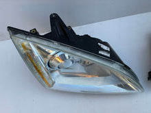 Laden Sie das Bild in den Galerie-Viewer, Frontscheinwerfer Ford Focus 4M51-13W030-E0 Xenon Ein Satz Headlight SCH3417839373ca
