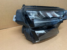 Laden Sie das Bild in den Galerie-Viewer, Frontscheinwerfer Skoda Karoq 57B941010 Rechts Scheinwerfer Headlight SCH8510312559qg