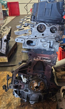Laden Sie das Bild in den Galerie-Viewer, Motor Audi CAG CAH CBB CBD 2.0 TDI 143PS Diesel Engine Unkomplett MOT2601057859ea