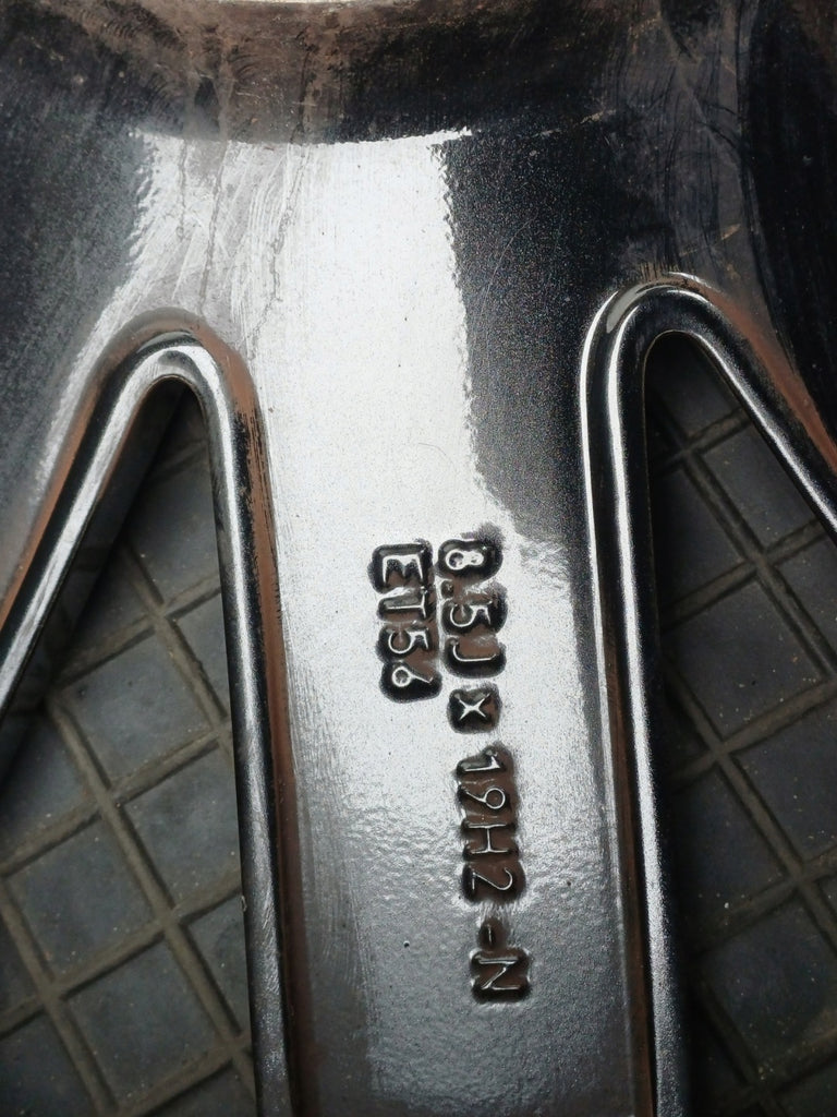 1x Alufelge 19 Zoll 8.5" 5x108 48 5ET Glanz Schwarz 32143628 Volvo Xc40 FEL2257771331ax
