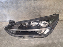 Laden Sie das Bild in den Galerie-Viewer, Frontscheinwerfer Ford Focus JX7B-13E015-CE Links Scheinwerfer Headlight