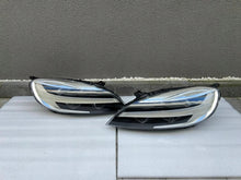Laden Sie das Bild in den Galerie-Viewer, Frontscheinwerfer Volvo V40 32228479 32228478 Ein Satz Scheinwerfer Headlight SCH5666316854xy