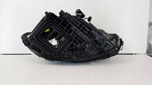 Laden Sie das Bild in den Galerie-Viewer, Frontscheinwerfer Mercedes-Benz 1779065700 Links Scheinwerfer Headlight SCH9393770974xi