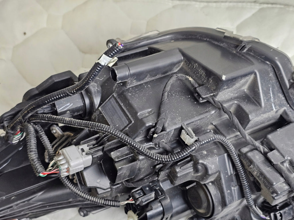 Frontscheinwerfer Toyota Corolla 81110-02S70 LED Ein Stück (Rechts oder Links)