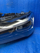 Laden Sie das Bild in den Galerie-Viewer, Frontscheinwerfer BMW F48 5A01177 Ein Stück (Rechts oder Links) Headlight