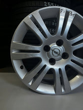 Load image into Gallery viewer, 1x Alufelge 16 Zoll 6.5" 4x100 39ET Glanz Silber 0P025 Opel Corsa D Rim Wheel FEL2259139507mx