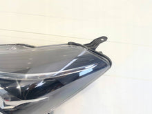 Laden Sie das Bild in den Galerie-Viewer, Frontscheinwerfer Toyota Yaris 21211BZLM Links Scheinwerfer Headlight SCH8617375534eq