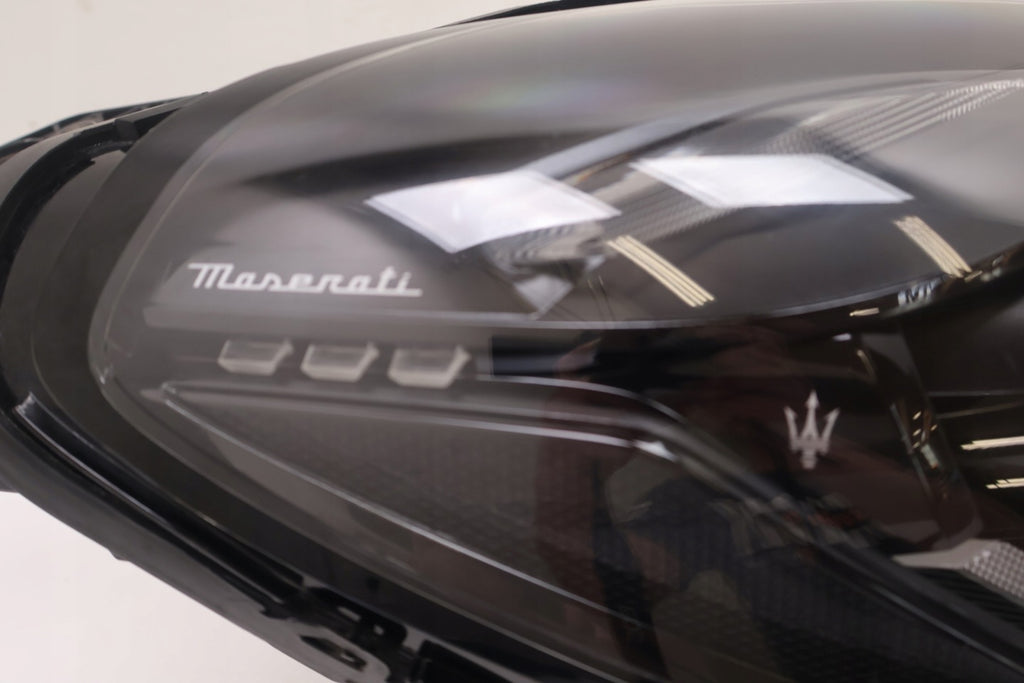 Frontscheinwerfer Maserati I 6702930730 Rechts Scheinwerfer Headlight SCH2648984215qu